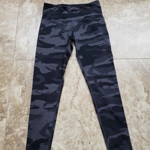 EUC Tuff Athletic blk camouflage athletic leggings